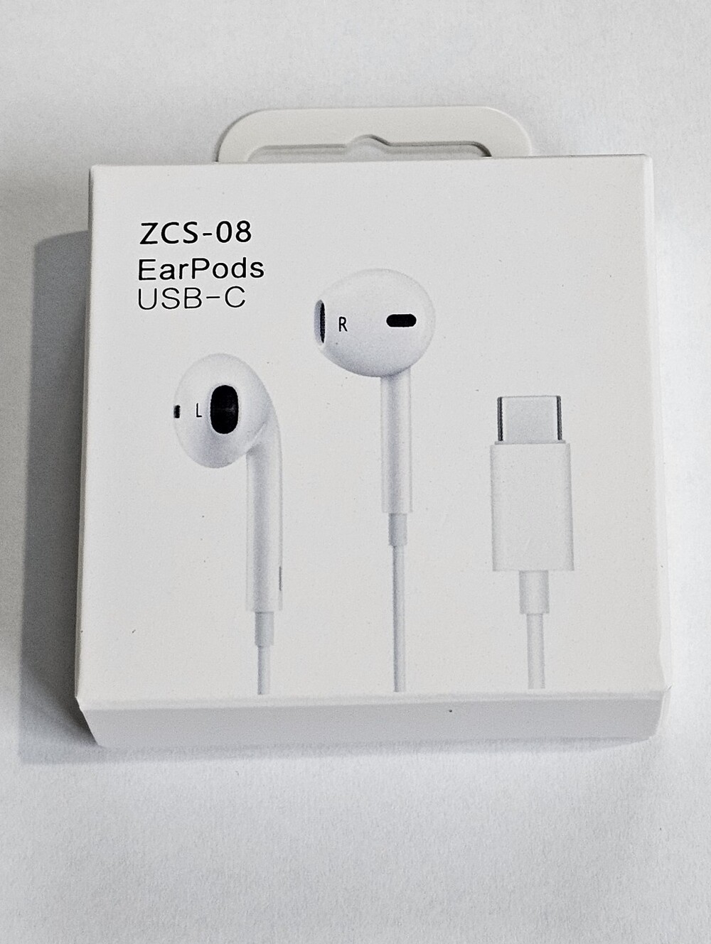 USB-C EarPods in White - Wired Earphones New In Box - Unopened